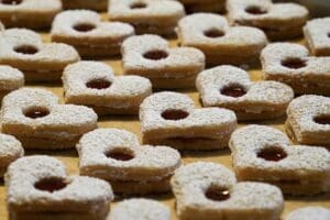 pastries, desktop backgrounds, mac wallpaper, windows wallpaper, full hd wallpaper, 4k wallpaper, 4k wallpaper 1920x1080, cookies, laptop wallpaper, hearts, sweetness, advent, christmas, wallpaper hd, cool backgrounds, free background, powdered sugar, christmas pastries, to bake, beautiful wallpaper, free wallpaper, wallpaper 4k, hd wallpaper, wallpaper